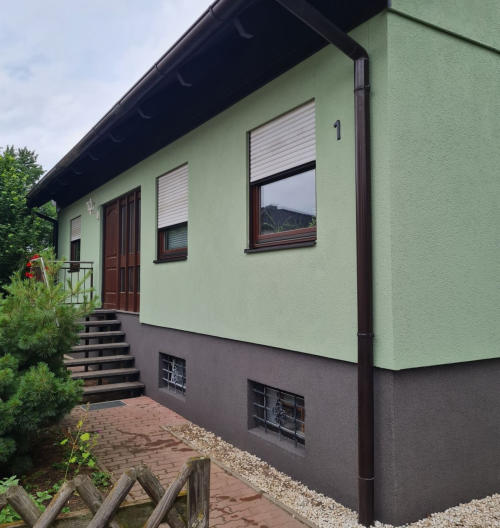 Wohnhaus mit gepflegter Fassade